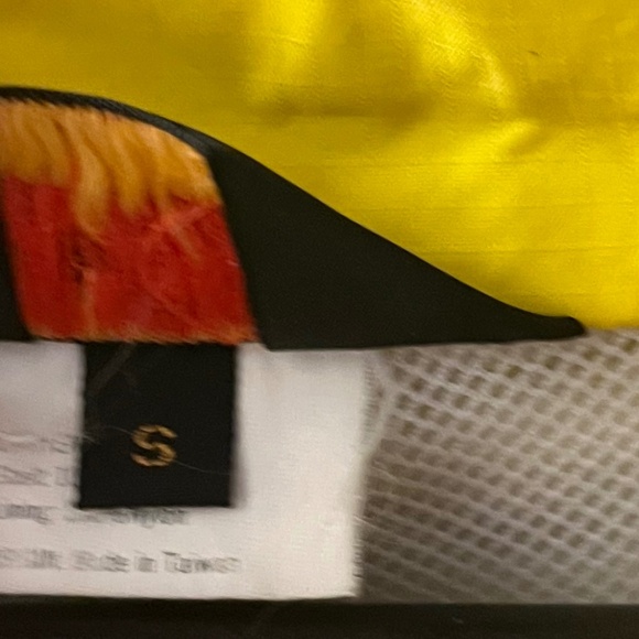 REI bright yellow raincoat (no hood, long in back for rear-end coverage) pockets - Picture 10 of 13